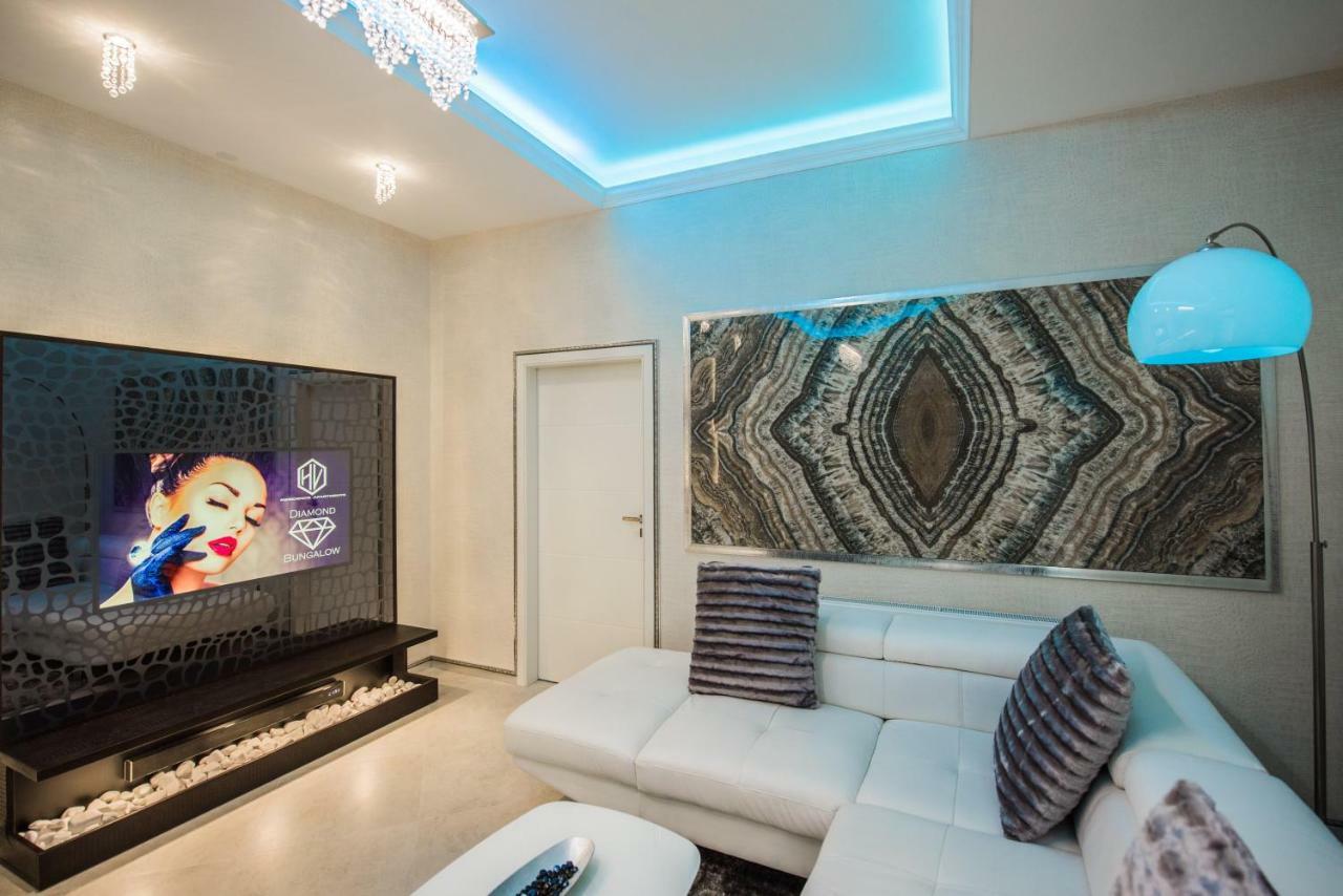 H & V Residence - Diamond Bungalow Apartment Arad Exterior foto