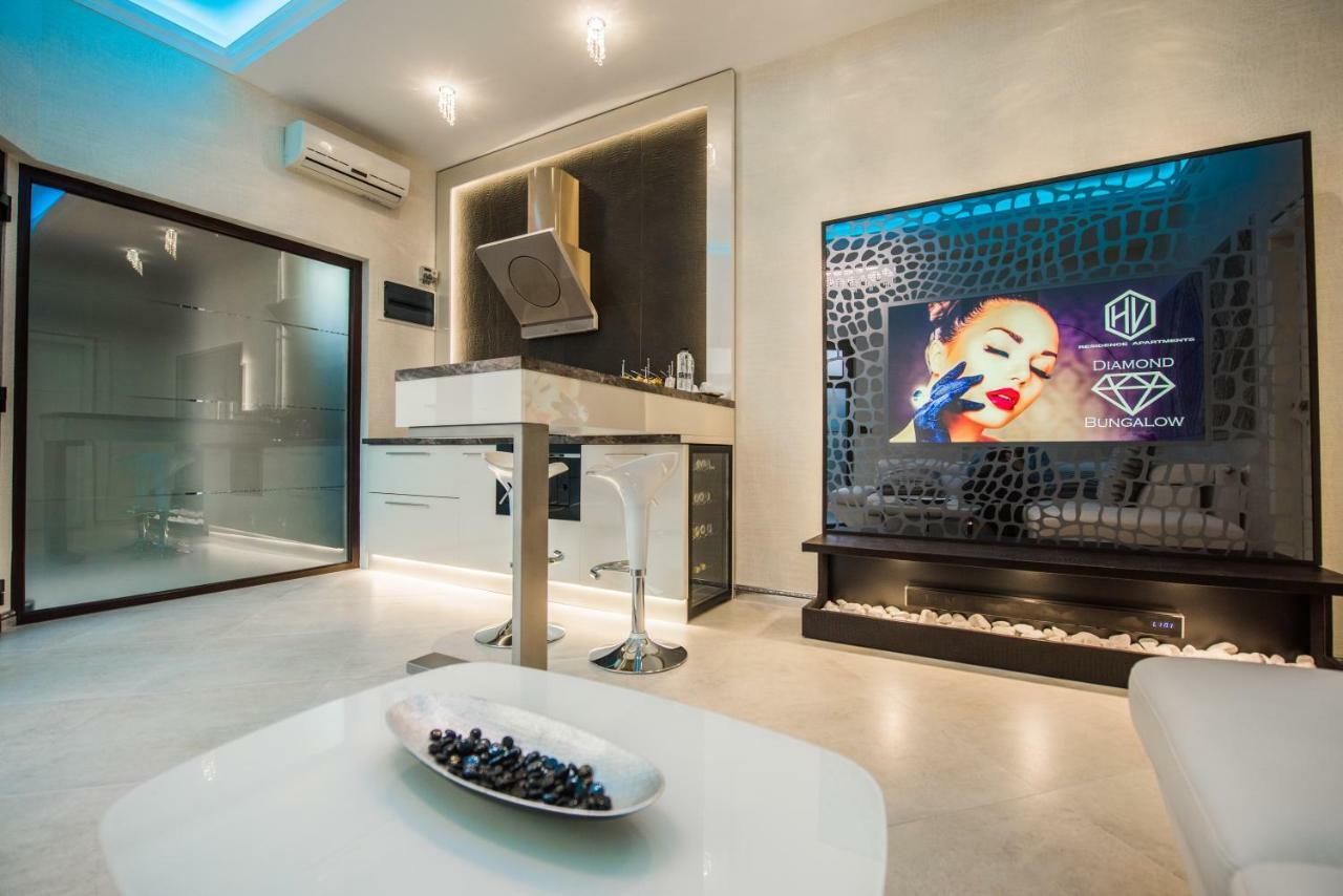 H & V Residence - Diamond Bungalow Apartment Arad Exterior foto
